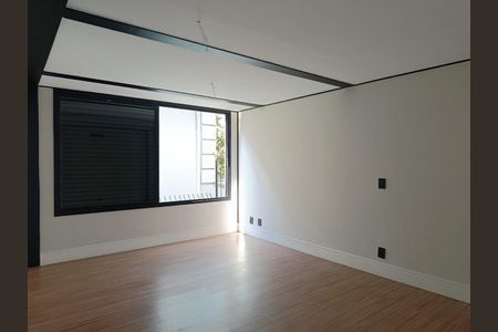 Casa à venda com 700m², 4 quartos e 3 vagasSuíte 2