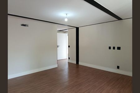 Casa à venda com 700m², 4 quartos e 3 vagasSuíte 1