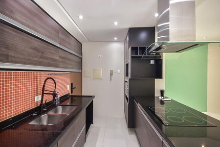 Apartamento à venda com 105m², 2 quartos e 2 vagasCozinha