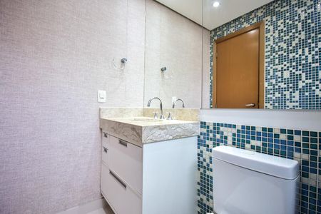 Apartamento à venda com 105m², 2 quartos e 2 vagasBanheiro da Suíte 1