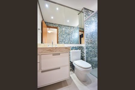 Apartamento à venda com 105m², 2 quartos e 2 vagasBanheiro da Suíte 1