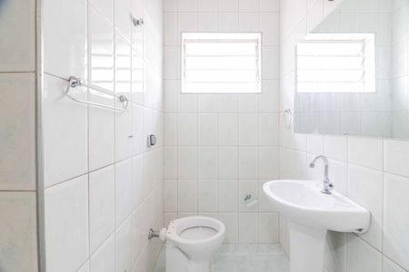 Casa à venda com 134m², 3 quartos e 2 vagasBanheiro da Suíte