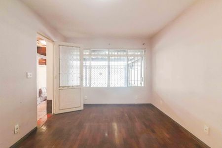 Casa à venda com 134m², 3 quartos e 2 vagasSala