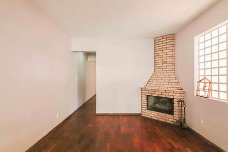 Sala de casa à venda com 3 quartos, 134m² em Ferreira, São Paulo