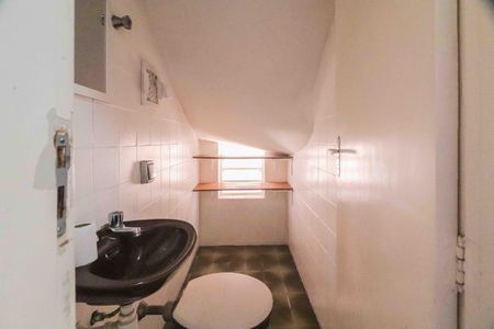 Casa à venda com 134m², 3 quartos e 2 vagasLavabo