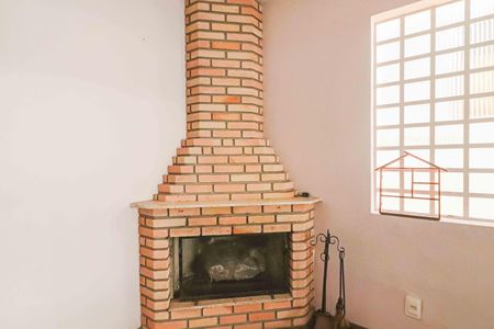 Casa à venda com 134m², 3 quartos e 2 vagasSala