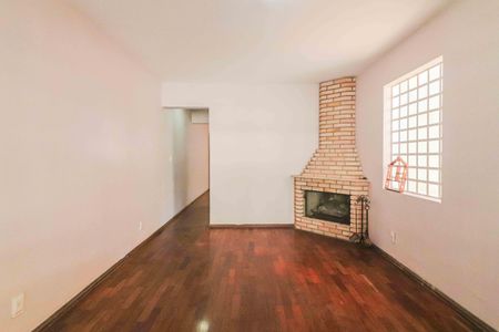 Casa à venda com 134m², 3 quartos e 2 vagasSala