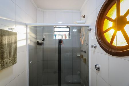 Casa à venda com 420m², 4 quartos e 6 vagas Casa à venda com 420m², 4 quartos e 6 vagasBanheiro da Suíte