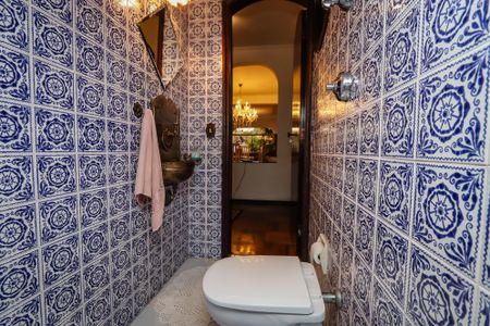 Casa à venda com 420m², 4 quartos e 6 vagas Casa à venda com 420m², 4 quartos e 6 vagasLavabo