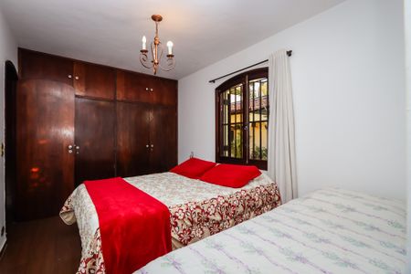 Casa à venda com 420m², 4 quartos e 6 vagas Casa à venda com 420m², 4 quartos e 6 vagasSuite 2