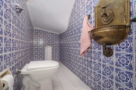 Casa à venda com 420m², 4 quartos e 6 vagas Casa à venda com 420m², 4 quartos e 6 vagasLavabo