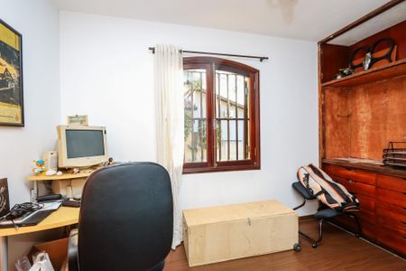 Casa à venda com 420m², 4 quartos e 6 vagas Casa à venda com 420m², 4 quartos e 6 vagasQuarto 4