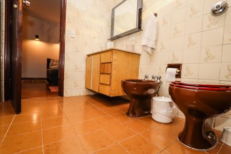 Casa à venda com 420m², 4 quartos e 6 vagas Casa à venda com 420m², 4 quartos e 6 vagasBanheiro 3