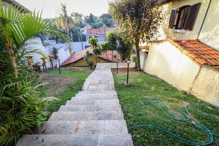 Casa à venda com 420m², 4 quartos e 6 vagas Casa à venda com 420m², 4 quartos e 6 vagasQuintal