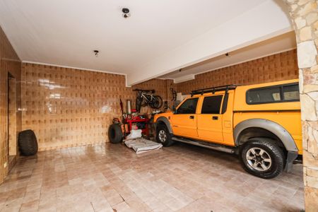 Casa à venda com 420m², 4 quartos e 6 vagas Casa à venda com 420m², 4 quartos e 6 vagasGaragem