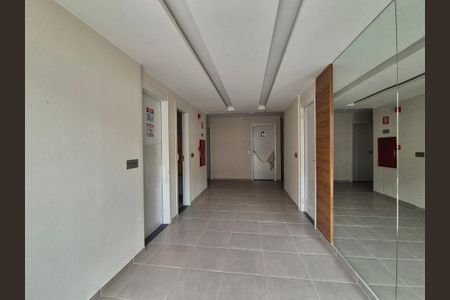 Apartamento à venda com 50m², 2 quartos e sem vaga Apartamento à venda com 50m², 2 quartos e sem vagaHall de Entrada