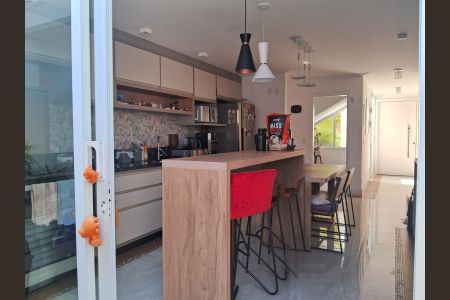 Casa à venda com 237m², 2 quartos e 4 vagasCozinha 