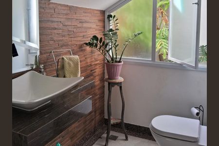 Casa à venda com 237m², 2 quartos e 4 vagasLavabo 1