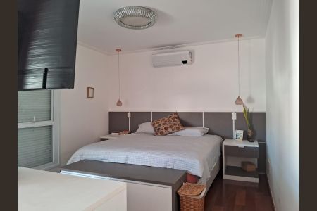 Casa à venda com 237m², 2 quartos e 4 vagasSuíte 1