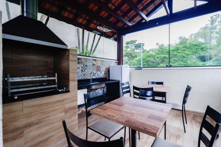 Apartamento para alugar com 75m², 3 quartos e 2 vagas Apartamento para alugar com 75m², 3 quartos e 2 vagasÁrea comum - Churrasqueira