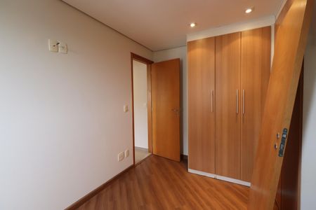 Apartamento à venda com 58m², 2 quartos e 1 vagaQuarto 2