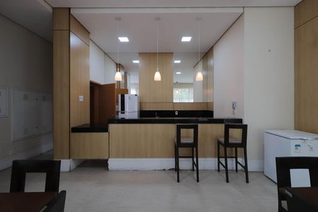 Apartamento à venda com 58m², 2 quartos e 1 vaga Apartamento à venda com 58m², 2 quartos e 1 vagaÁrea comum - Salão de festas
