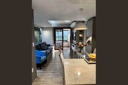 Sala de apartamento à venda com 2 quartos, 68m² em Petrópolis, Porto Alegre