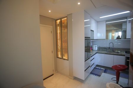 Apartamento à venda com 114m², 2 quartos e 3 vagasSala