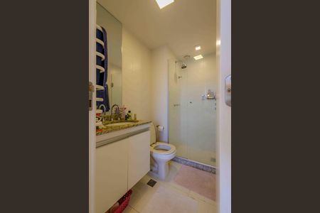 Apartamento à venda com 149m², 3 quartos e 2 vagasBanheiro da Suíte 