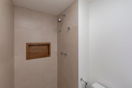 Apartamento à venda com 84m², 2 quartos e 2 vagasBanheiro da Suíte