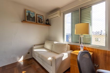 Apartamento à venda com 165m², 3 quartos e 4 vagasQuarto 2