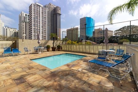 Apartamento à venda com 165m², 3 quartos e 4 vagasÁrea comum - Piscina