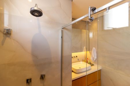 Apartamento à venda com 165m², 3 quartos e 4 vagasBanheiro da Suíte