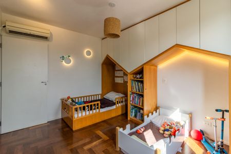 Apartamento à venda com 165m², 3 quartos e 4 vagasQuarto 1