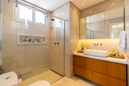 Apartamento à venda com 165m², 3 quartos e 4 vagasBanheiro da Suíte