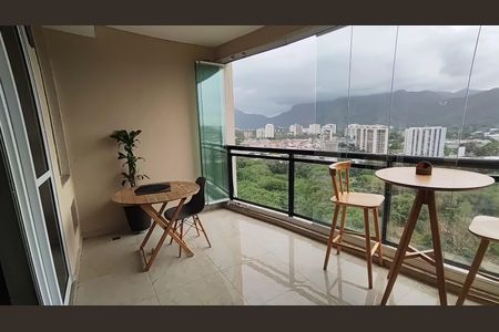 Varanda de apartamento à venda com 4 quartos, 145m² em Jacarepaguá, Rio de Janeiro
