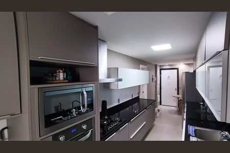 Apartamento à venda com 145m², 4 quartos e 2 vagasCozinha