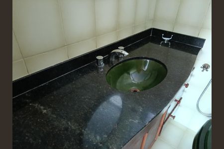 Apartamento à venda com 94m², 2 quartos e 1 vaga Apartamento à venda com 94m², 2 quartos e 1 vagaBanheiro da Suíte