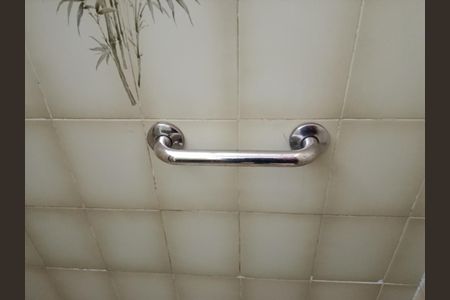 Apartamento à venda com 94m², 2 quartos e 1 vaga Apartamento à venda com 94m², 2 quartos e 1 vagaBanheiro da Suíte