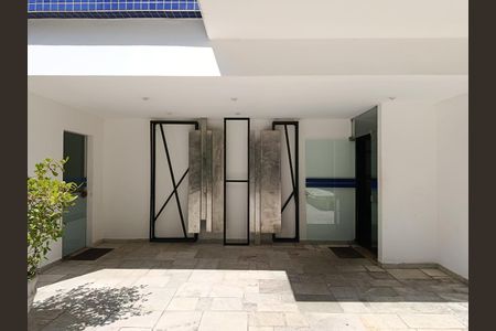 Apartamento à venda com 94m², 2 quartos e 1 vaga Apartamento à venda com 94m², 2 quartos e 1 vagaEntrada do edifício