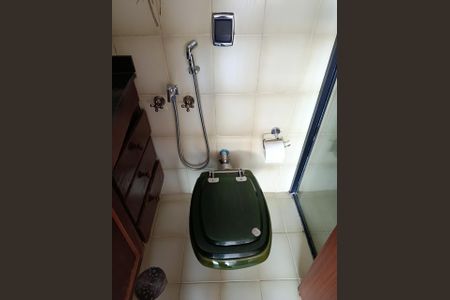 Apartamento à venda com 94m², 2 quartos e 1 vaga Apartamento à venda com 94m², 2 quartos e 1 vagaBanheiro da Suíte