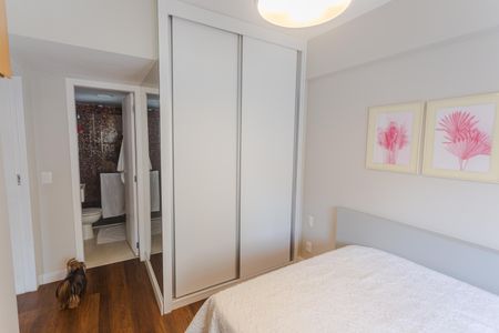 Apartamento à venda com 130m², 3 quartos e 3 vagasSuíte 2