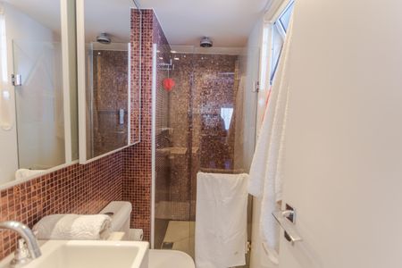 Apartamento à venda com 130m², 3 quartos e 3 vagasBanheiro da Suíte 2