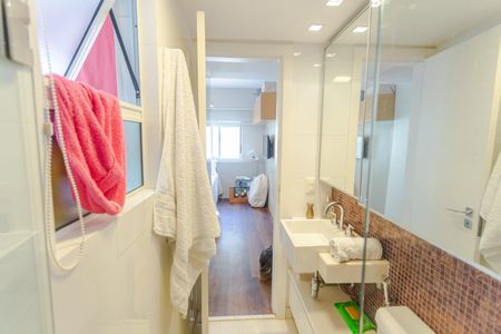 Apartamento à venda com 130m², 3 quartos e 3 vagasBanheiro da Suíte 2