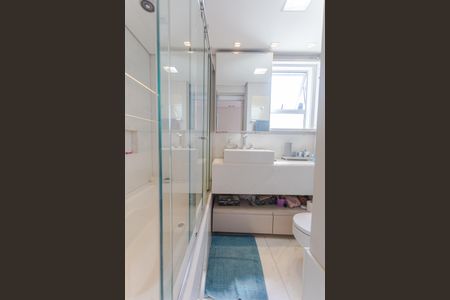 Apartamento à venda com 130m², 3 quartos e 3 vagasBanheiro da Suíte 1