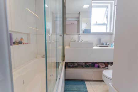 Apartamento à venda com 130m², 3 quartos e 3 vagasBanheiro da Suíte 1