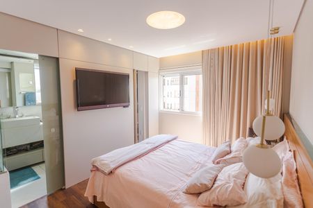 Apartamento à venda com 130m², 3 quartos e 3 vagasSuíte 1