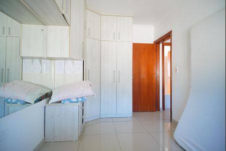Quarto 1 de apartamento à venda com 3 quartos, 65m² em Jardim Carvalho, Porto Alegre