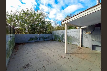 Casa à venda com 108m², 4 quartos e 1 vagaQuintal