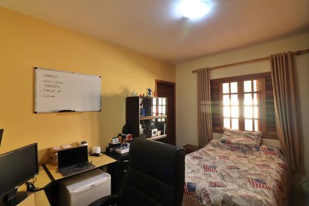 Casa à venda com 370m², 3 quartos e 8 vagasSuíte 2